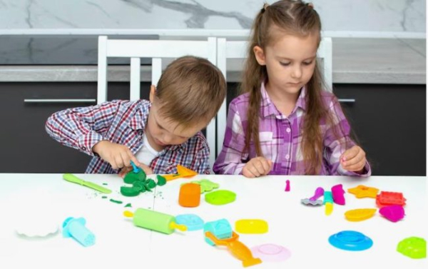 Головна 26 Чим пластилінографія корисна для п'ятирічних дітей?