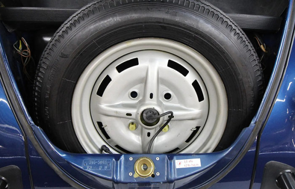 Запаска вместо двигателя./ Фото: thesamba.com