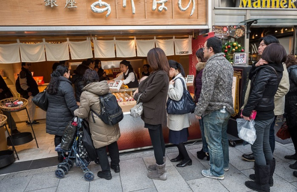 Японцы стоят в очереди. / Фото: varlamov.ru