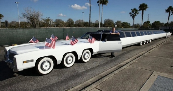 Самый большой легковой автомобиль. /Фото: headlightmag.com. 