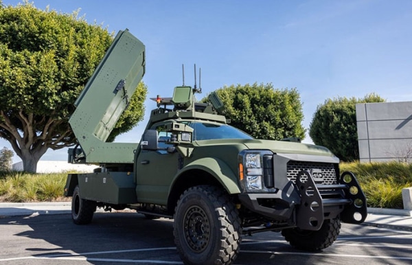 Страх століття: пікап з мізками та електромагнітною гарматою