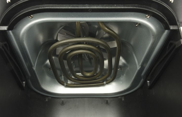 Аккуратно очищайте и ТЭН.  Фото: ixbt.com.