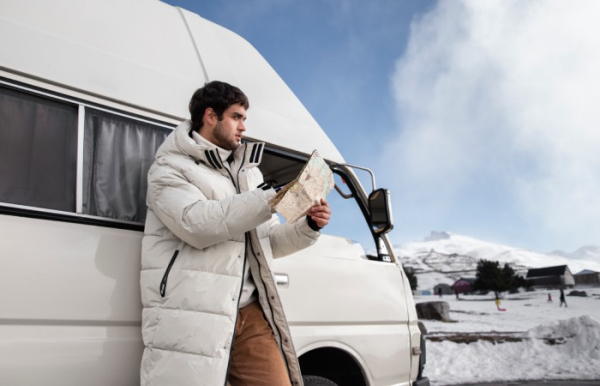 Клімат та дороги грають проти автобудинків у Росії. / Фото: www.freepik.com. Климат и дороги играют против автодомов в России. / Фото: www.freepik.com.