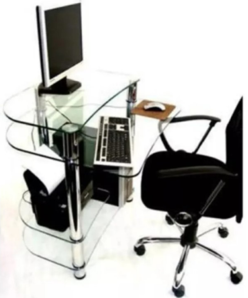 Стеклянные компьютерные столы в современных интерьерах комнат