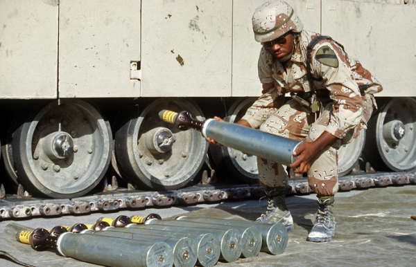 С металлическими гильзами в США только 105-мм снаряды. /Фото: commons.wikimedia.org. 