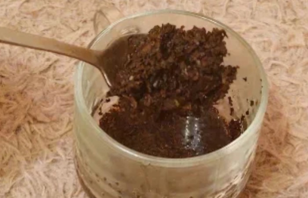 Чайная заварка отлично отмоет ковер.