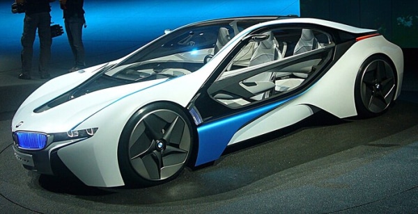 Экстерьер BMW Vision Efficient Dynamics сочетается с технологиями гибрида. Фото: wikimedia.org