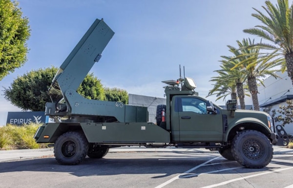 Беспилотный грузовик с излучателем./ Фото: nextgendefense.com