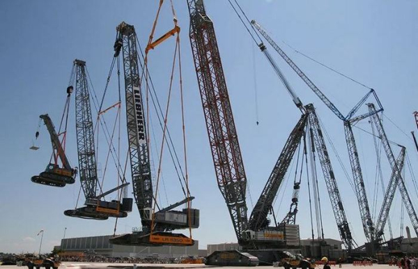 Самый большой кран за немцами. /Фото: ixbt.com. 