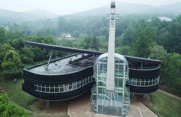 Дом Фортепиано и скрипка в Хуайнане, Китай.  Фото: diariodecultura.com.ar.