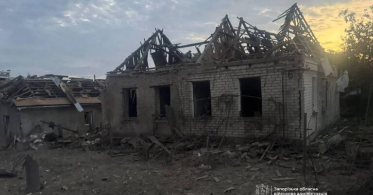 Росія скинула сотні кілограмів бомб на багатоповерхівки: відео руйнувань 8
