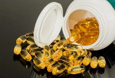 Яку їжу не варто поєднувати з вітаміном D: фармацевтка назвала 5 небажаних продуктів