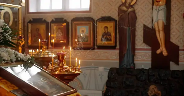 Православна церква України вшановує пам’ять перенесення з Єрусалима до Константинополя Чесного Хреста Господнього.