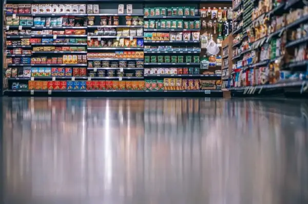 Російські атаки знищили сучасні склади в Україні