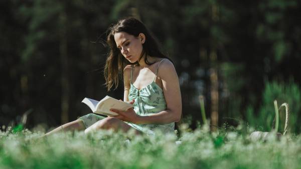 Літні книги: топ-10 історій, що наповнять відпустку смаком