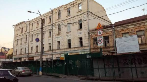 Прокуратура оскаржує продаж садиби Дмитрієва