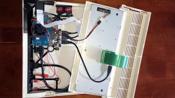 Amiga 600 оживає завдяки FPGA