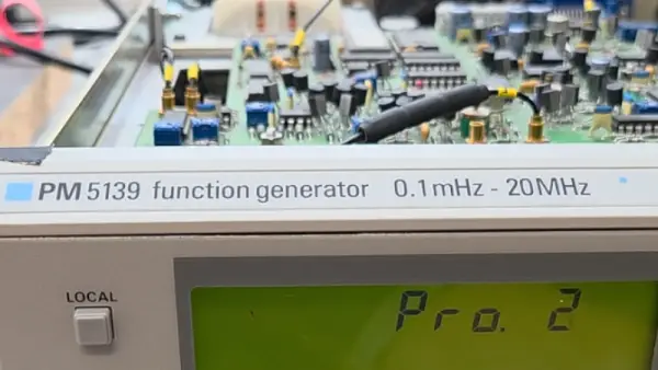Реверс-інжиніринг генератора сигналів Philips PM5139