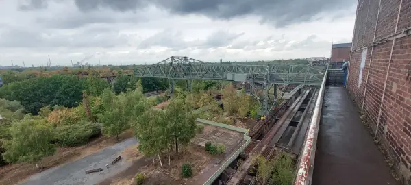 Вид на територію колишніх рудних бункерів