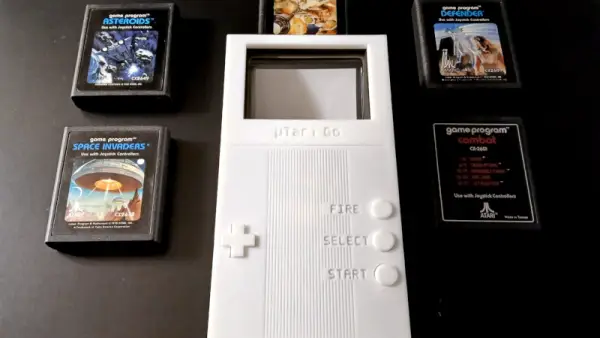 Портативна Atari 2600 з вбудованим кінескопом